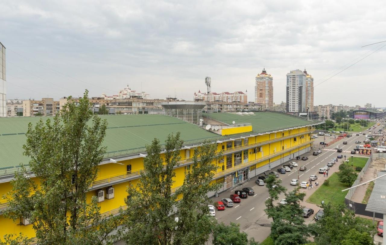 Світла, Комфортна Квартира Біля Метро Мінська 基輔 外观 照片